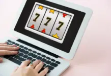 Explorez l’évolution du jeu : des salles aux écrans numériques Explorez l'évolution du jeu : des salles aux écrans numériques
