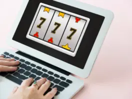 Explorez l'évolution du jeu : des salles aux écrans numériques
