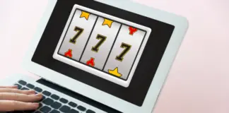 Explorez l'évolution du jeu : des salles aux écrans numériques